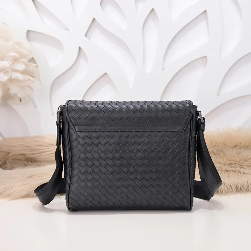 All categories 💚 Top version men’s bags 💚 BV 2024 new BV crossbody bag